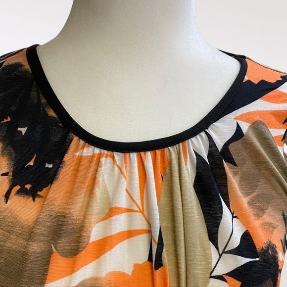 Marble | Orange and Black Tropical Blouse With Fitted Bottom - Picture 2 of 4